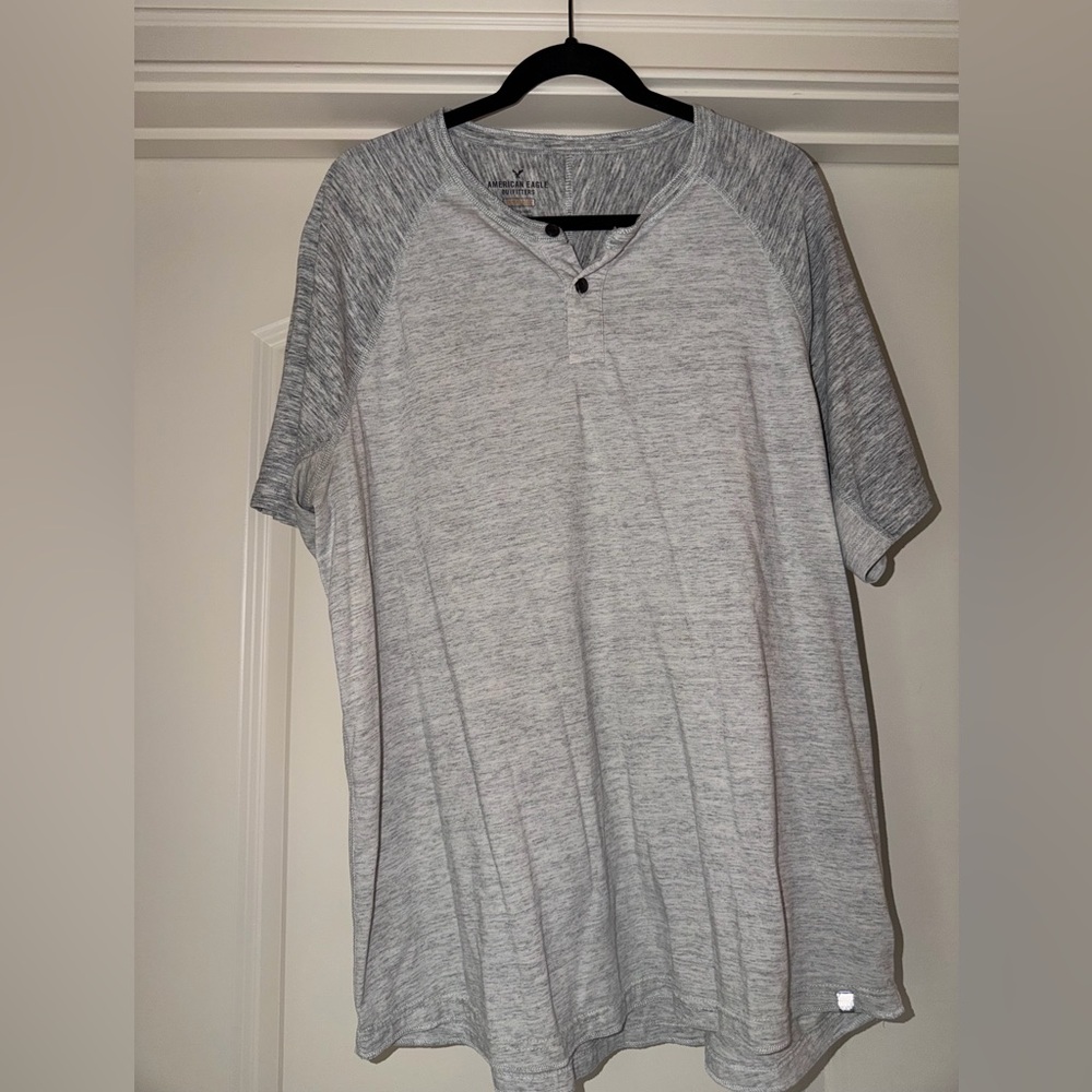 American Eagle Outfitters Light Heather Gray Short-Sleeve Henley